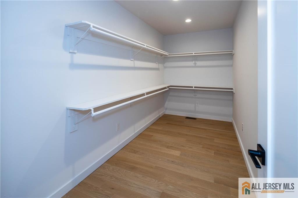 42 Larchmont Road Edison, NJ 08837 - Photo 18 of 36 a view of an empty room
