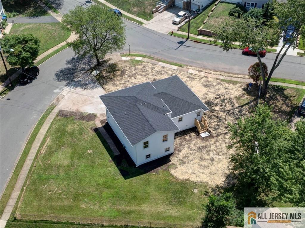 42 Larchmont Road Edison, NJ 08837 - Photo 32 of 36 a view of a yard in front of house