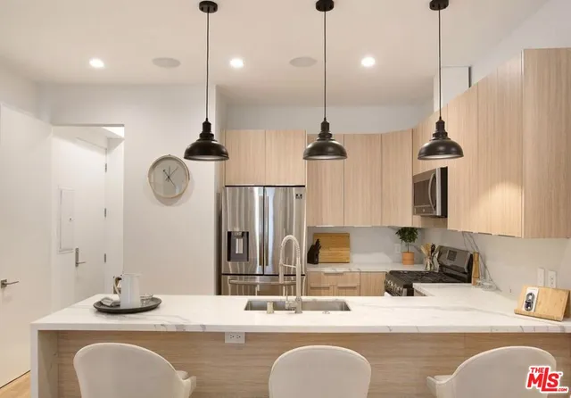 $2,250,000 | 337 North Spaulding Avenue, Los Angeles, CA 90036