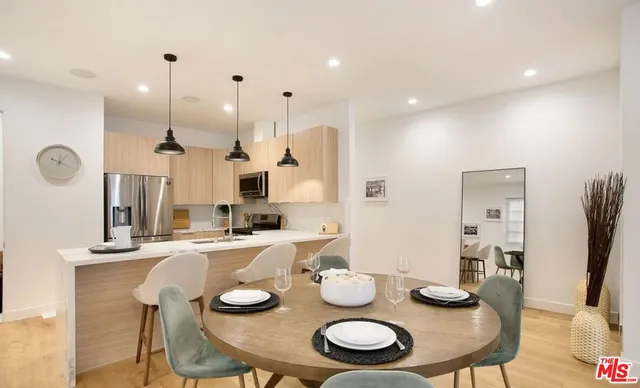 $2,250,000 | 337 North Spaulding Avenue, Los Angeles, CA 90036