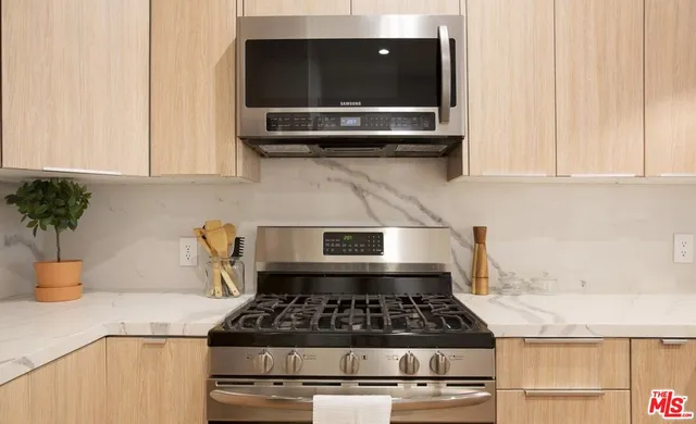 $2,250,000 | 337 North Spaulding Avenue, Los Angeles, CA 90036