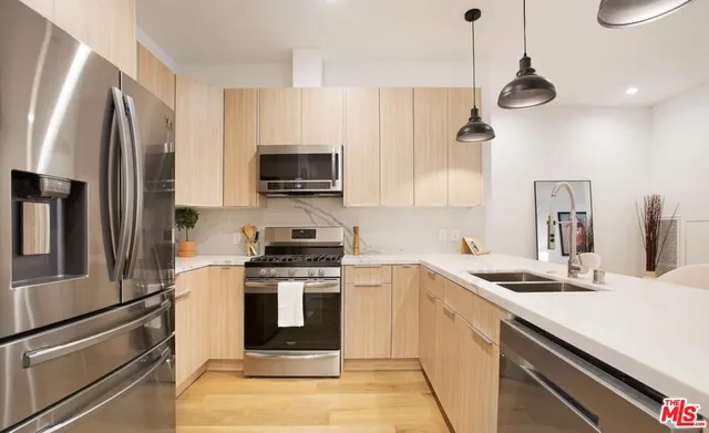 $2,250,000 | 337 North Spaulding Avenue, Los Angeles, CA 90036