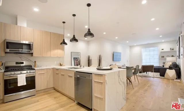 $2,250,000 | 337 North Spaulding Avenue, Los Angeles, CA 90036