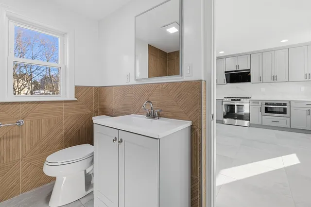 $875,000 | 1297 Pleasant Street, Weymouth, MA 02189