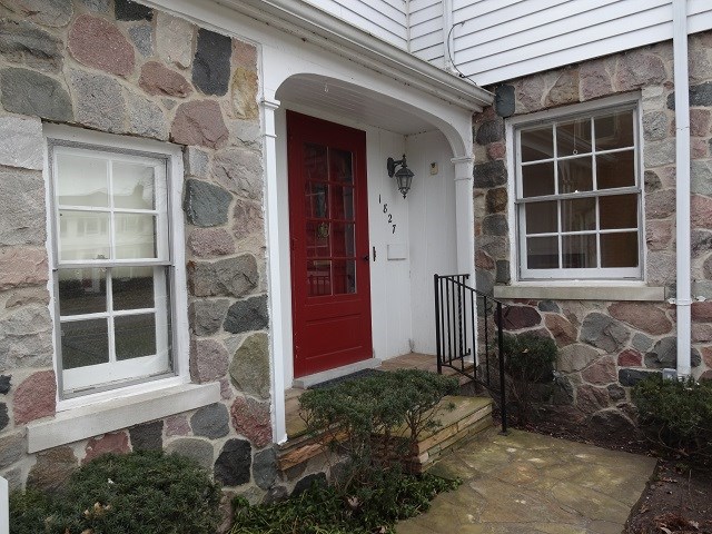 1827 Littlestone Road Grosse Pointe, MI 48236 - Photo 4 of 24 31369416-3.JPG