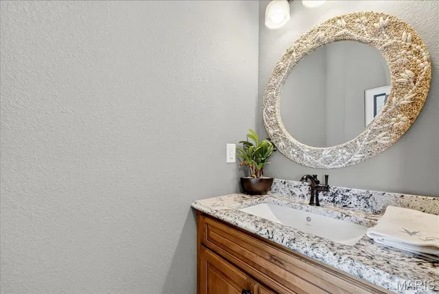 $889,900 | 6020 North Lakeshore Drive, Hillsboro, MO 63050