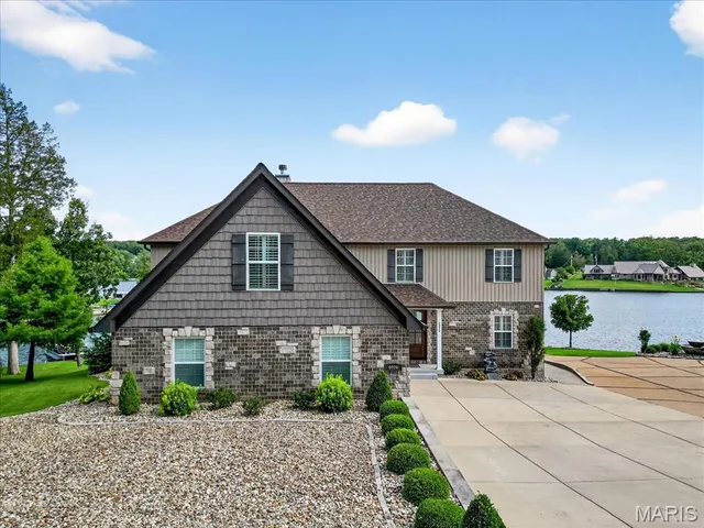$889,900 | 6020 North Lakeshore Drive, Hillsboro, MO 63050