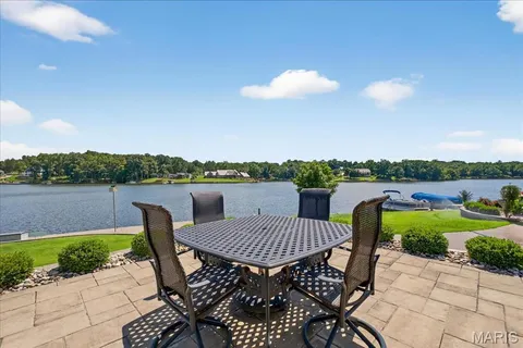 $889,900 | 6020 North Lakeshore Drive, Hillsboro, MO 63050