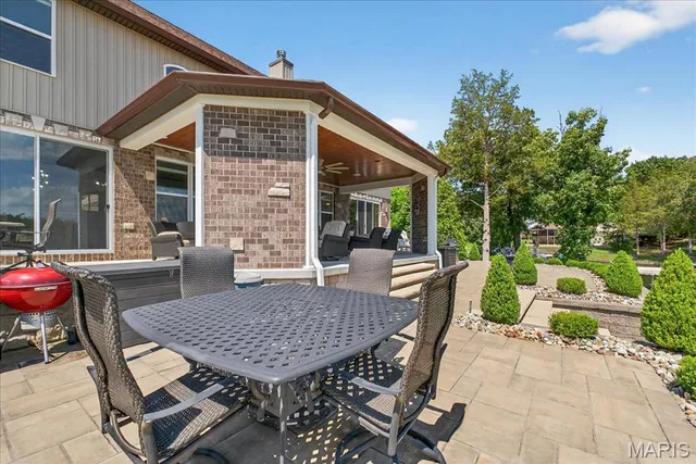 $889,900 | 6020 North Lakeshore Drive, Hillsboro, MO 63050