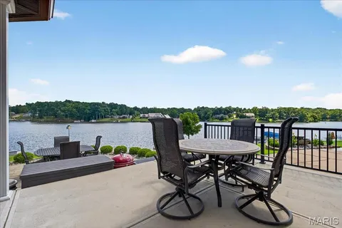 $889,900 | 6020 North Lakeshore Drive, Hillsboro, MO 63050