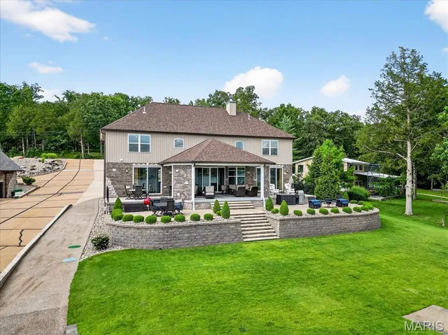 $889,900 | 6020 North Lakeshore Drive, Hillsboro, MO 63050