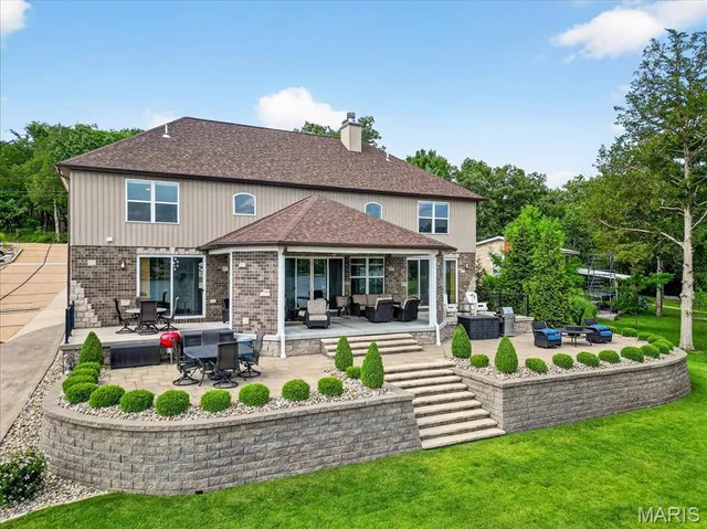 $889,900 | 6020 North Lakeshore Drive, Hillsboro, MO 63050