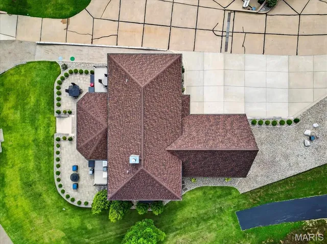 $889,900 | 6020 North Lakeshore Drive, Hillsboro, MO 63050