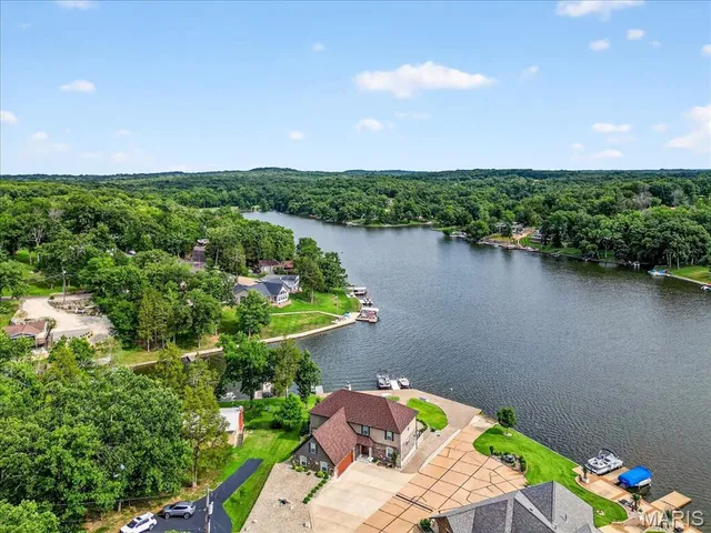 $889,900 | 6020 North Lakeshore Drive, Hillsboro, MO 63050