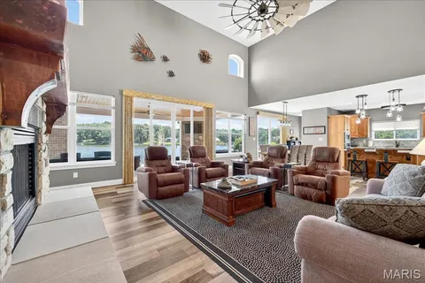 $889,900 | 6020 North Lakeshore Drive, Hillsboro, MO 63050