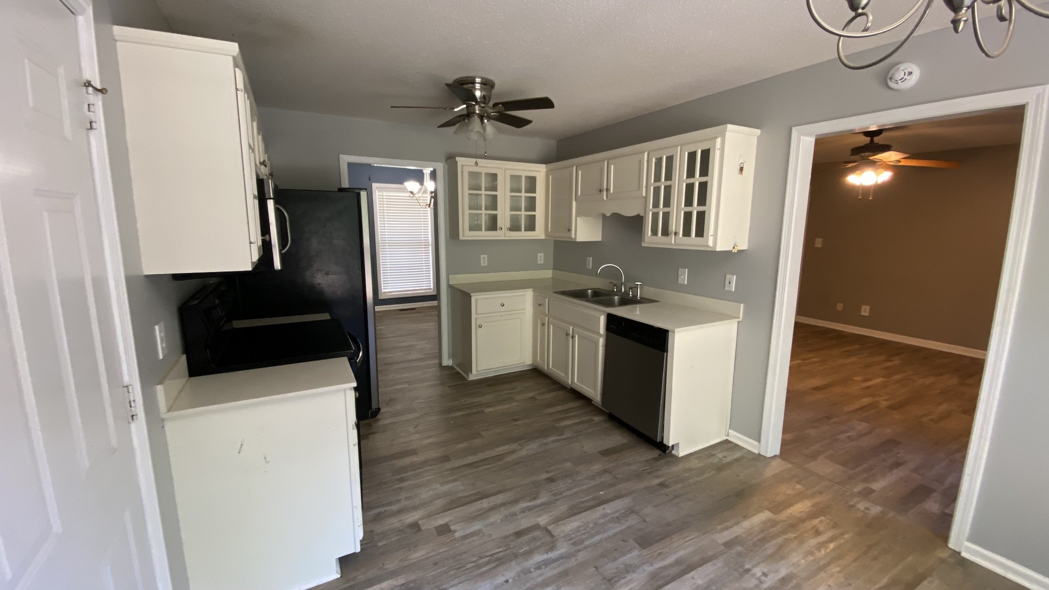3475 Eastridge Road Woodlawn, TN 37191 - Photo 7 of 20 a kitchen with stainless steel appliances a refrigerator sink and stove