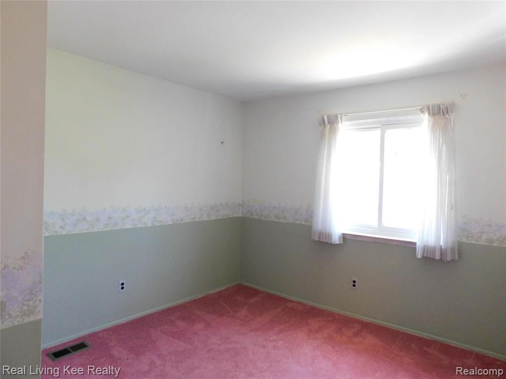 29225 Hayes Road Warren, MI 48088 - Photo 8 of 10