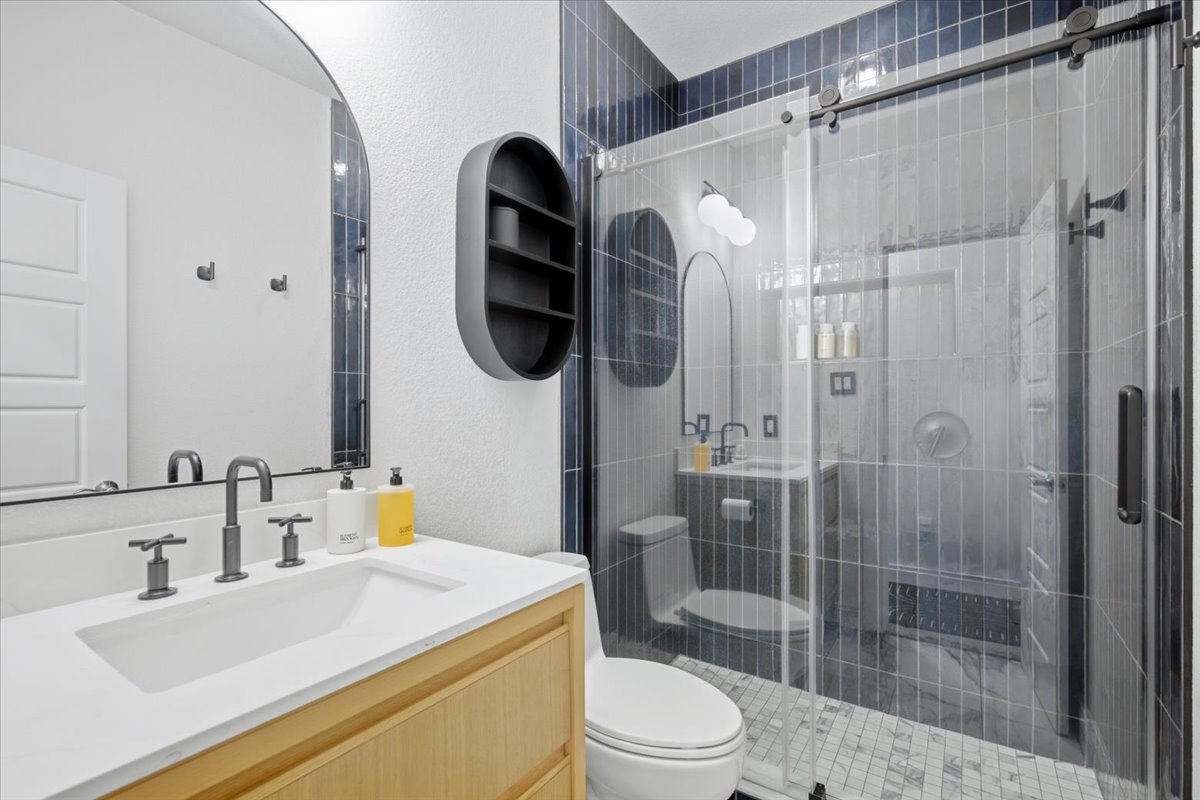 610 Arundel Road Lakeway, TX 78738 - Photo 34 of 40 Gallery Image 34