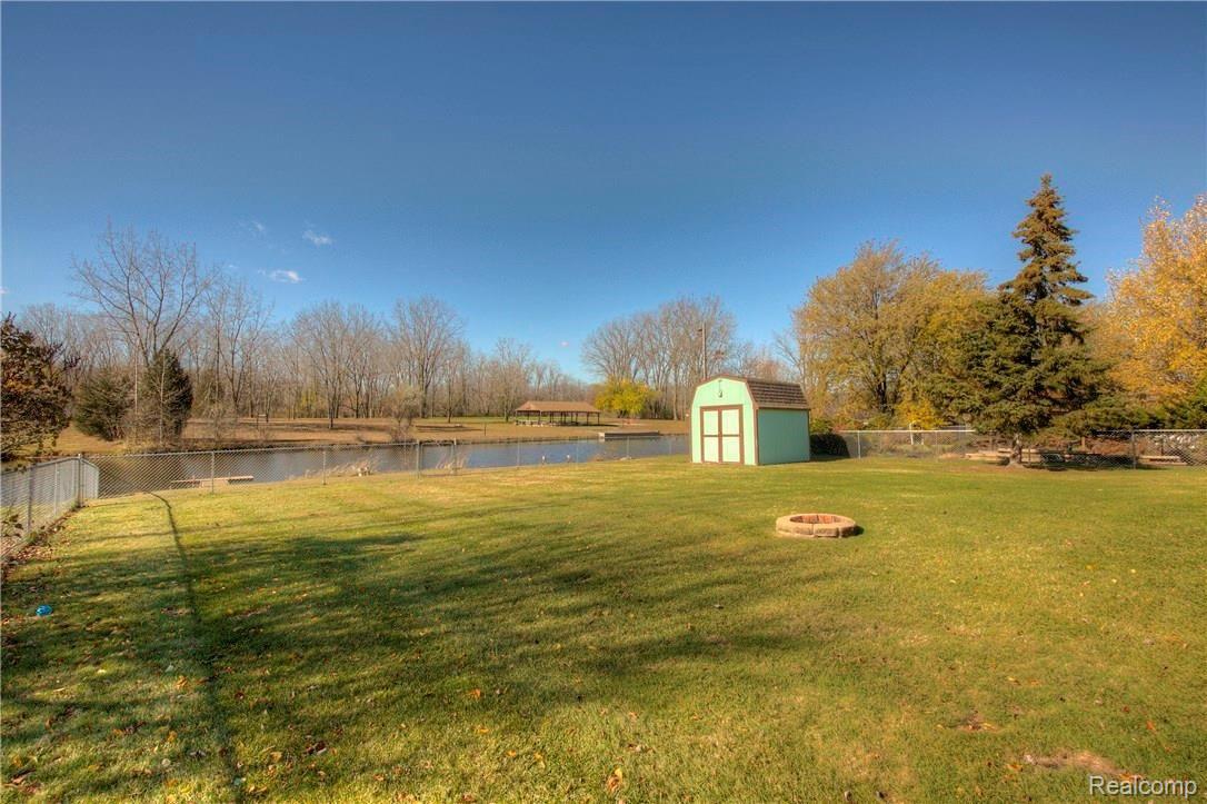 14034 North Road Fenton, MI 48430 - Photo 7 of 57 930A9421_2_3.jpg