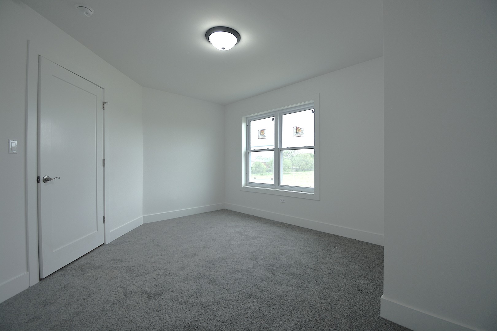 7431 Covington Place Justice, IL 60458 - Photo 18 of 23 an empty room with a window