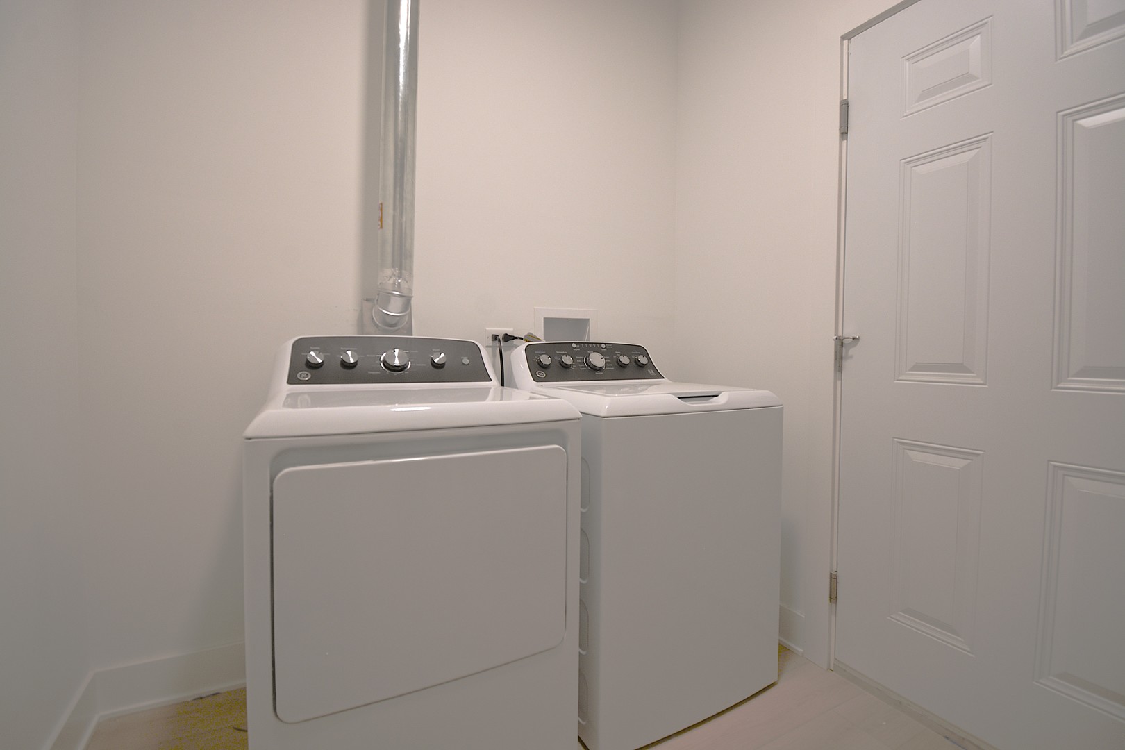 7431 Covington Place Justice, IL 60458 - Photo 21 of 23 a utility room with dryer and washer