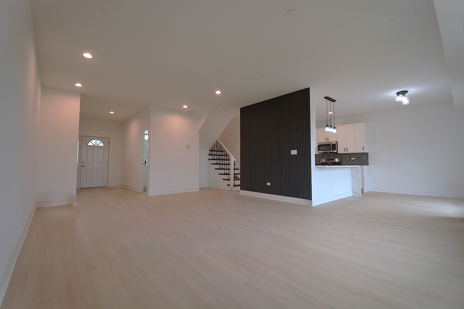 7431 Covington Place Justice, IL 60458 - Photo 4 of 23 a view of an empty room