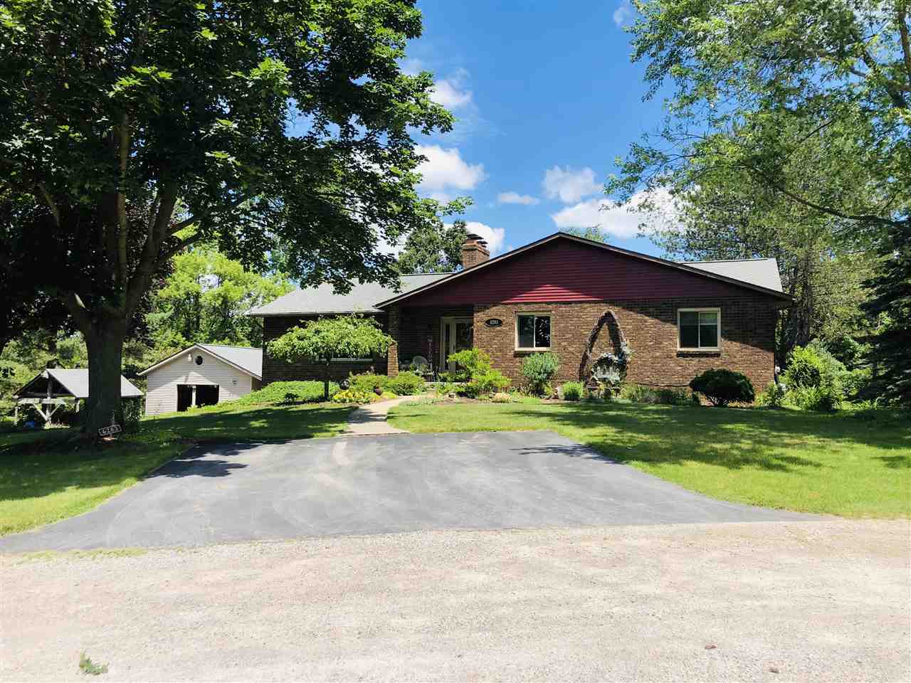 6283 North McKinley Road Flushing, MI 48433 - Photo 1 of 50 50047120.JPG