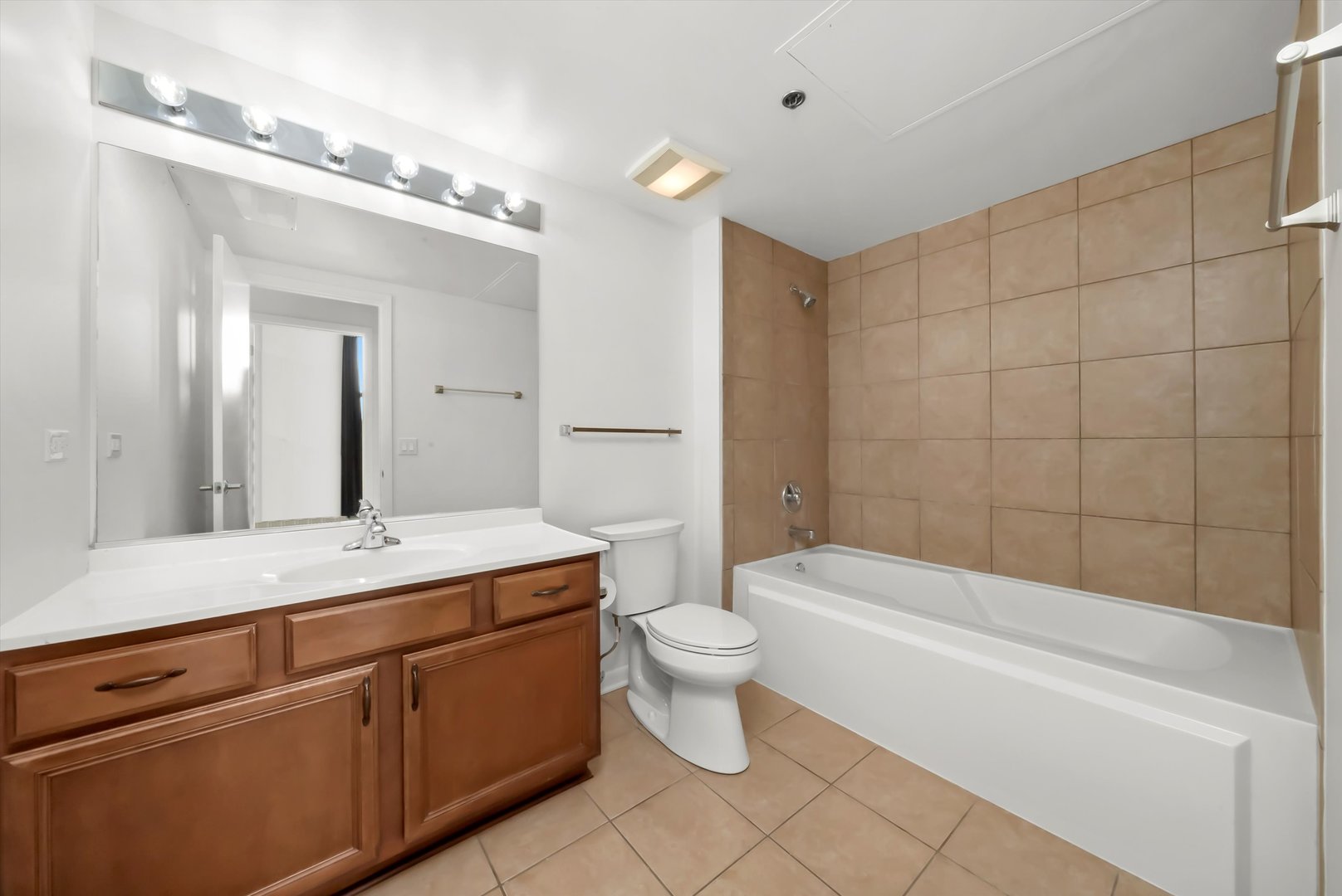 1550 South Blue Island Avenue, Unit 1210 Chicago, IL 60608 - Photo 12 of 17