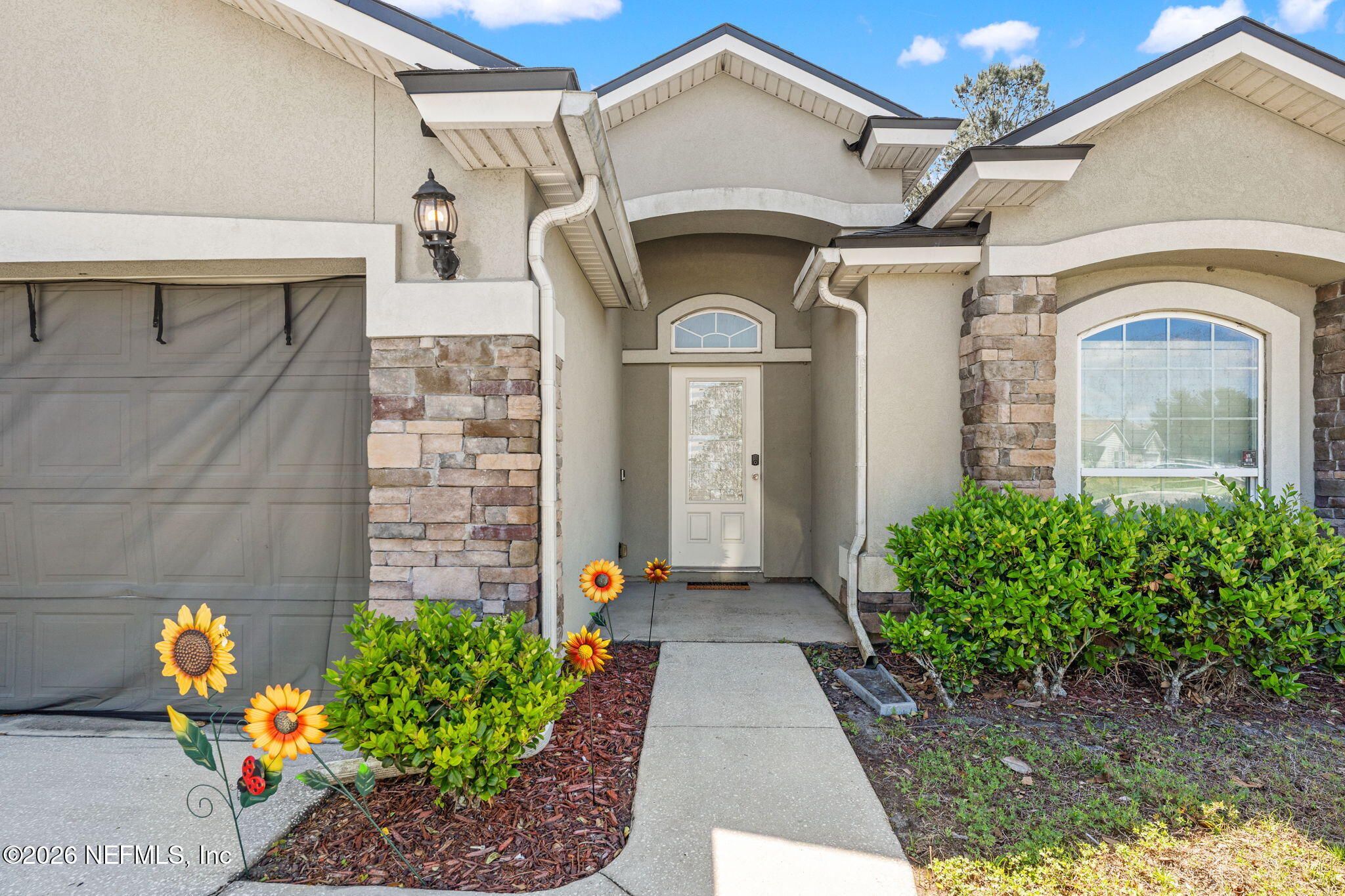 5754 Royalty Road Jacksonville, FL 32254 - Photo 4 of 25 4-web-or-mls-DSC07348