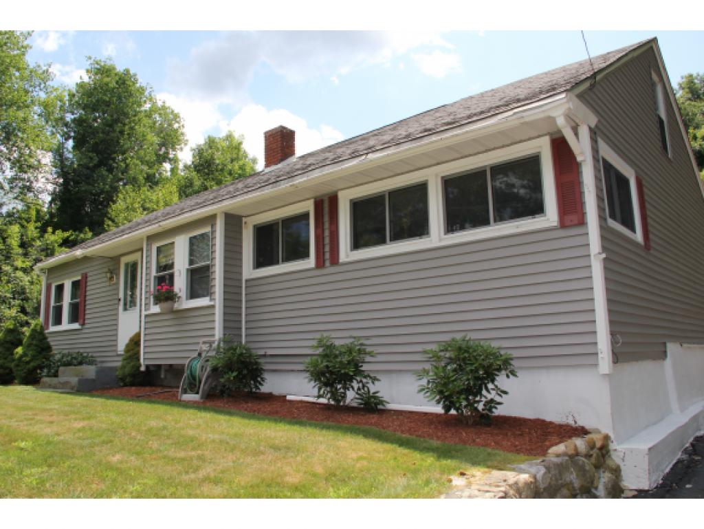 31 Morrill Road Hooksett, NH 03106 - Photo 2 of 35