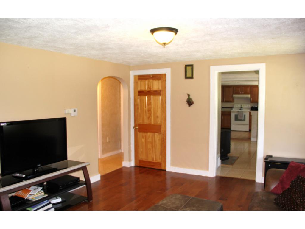 31 Morrill Road Hooksett, NH 03106 - Photo 11 of 35