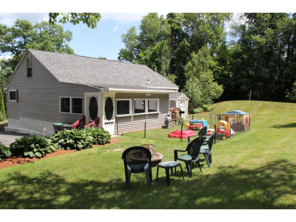 31 Morrill Road Hooksett, NH 03106 - Photo 3 of 35