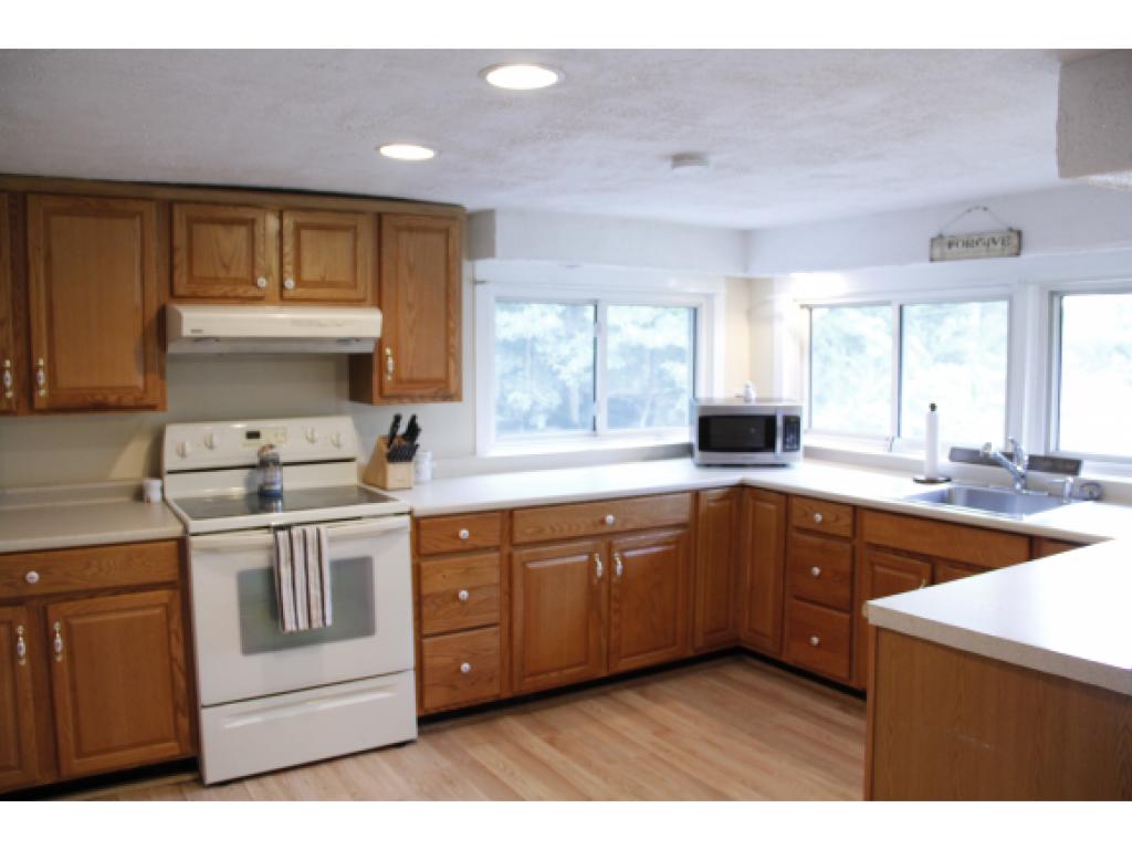 31 Morrill Road Hooksett, NH 03106 - Photo 7 of 35