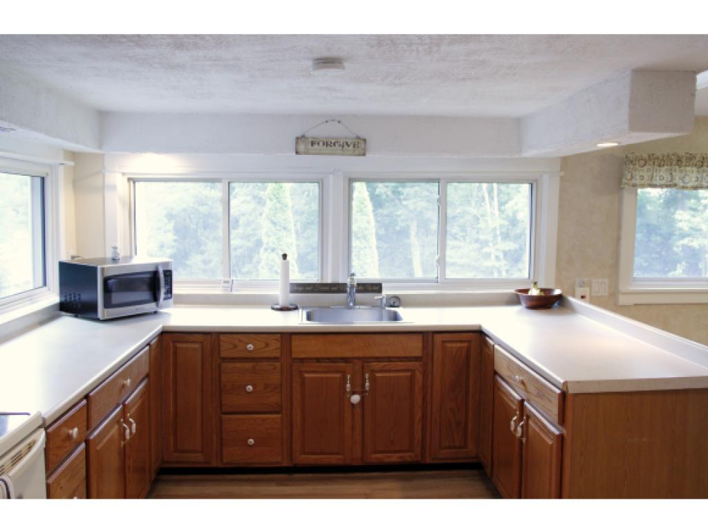 31 Morrill Road Hooksett, NH 03106 - Photo 8 of 35