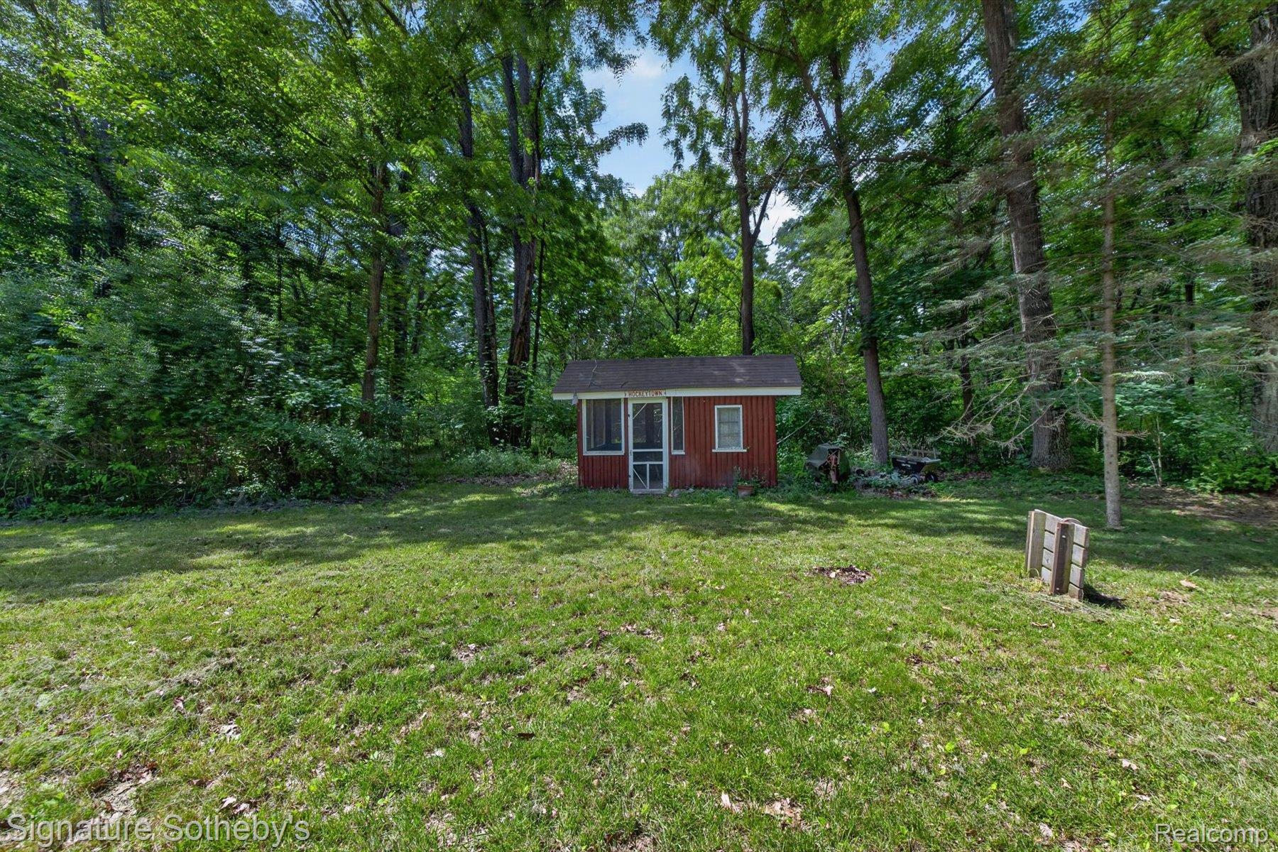 12200-130 Hadley Road Gregory, MI 48137 - Photo 29 of 55 31-12200-Hadley-Rd-Gregory-MI-48137-WindowStill.jpg