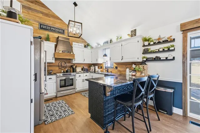 $390,000 | 2805 Quail Drive, St. Joseph, MO 64506