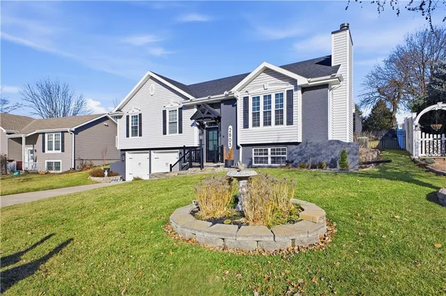 $390,000 | 2805 Quail Drive, St. Joseph, MO 64506