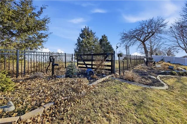 $390,000 | 2805 Quail Drive, St. Joseph, MO 64506