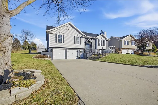 $390,000 | 2805 Quail Drive, St. Joseph, MO 64506