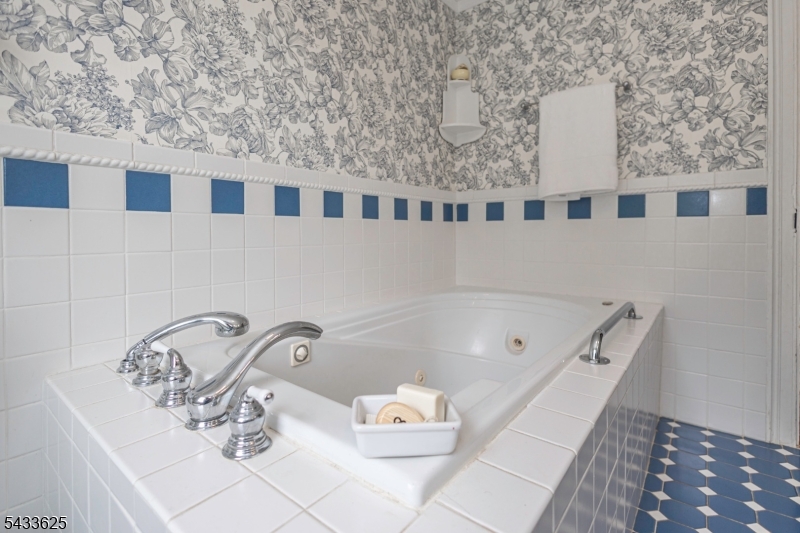449 Stamets Road Milford, NJ 08848 - Photo 28 of 44 a bathroom with a bathtub and sink
