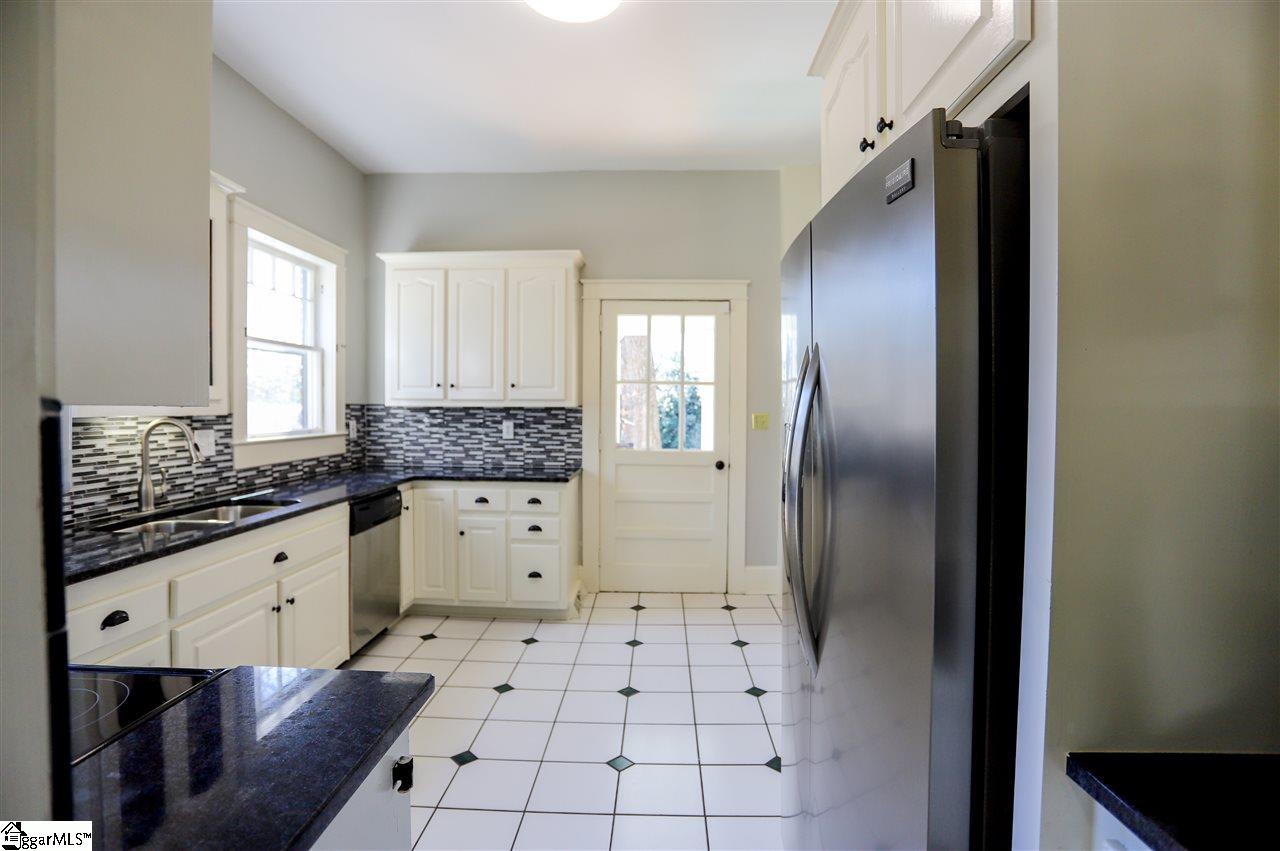 309 West Faris Road Greenville, SC 29605 - Photo 14 of 32 Gallery Image 14