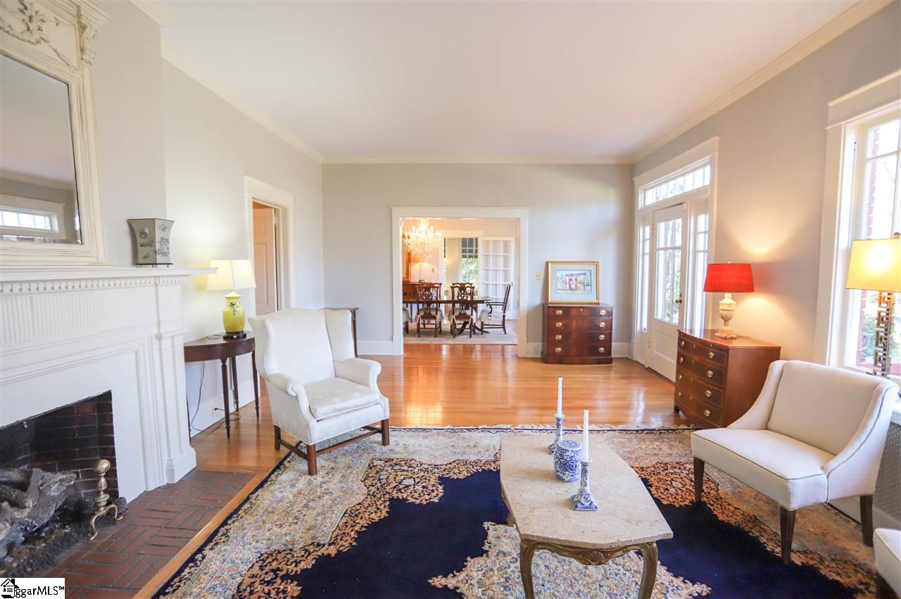 309 West Faris Road Greenville, SC 29605 - Photo 6 of 32 Gallery Image 6