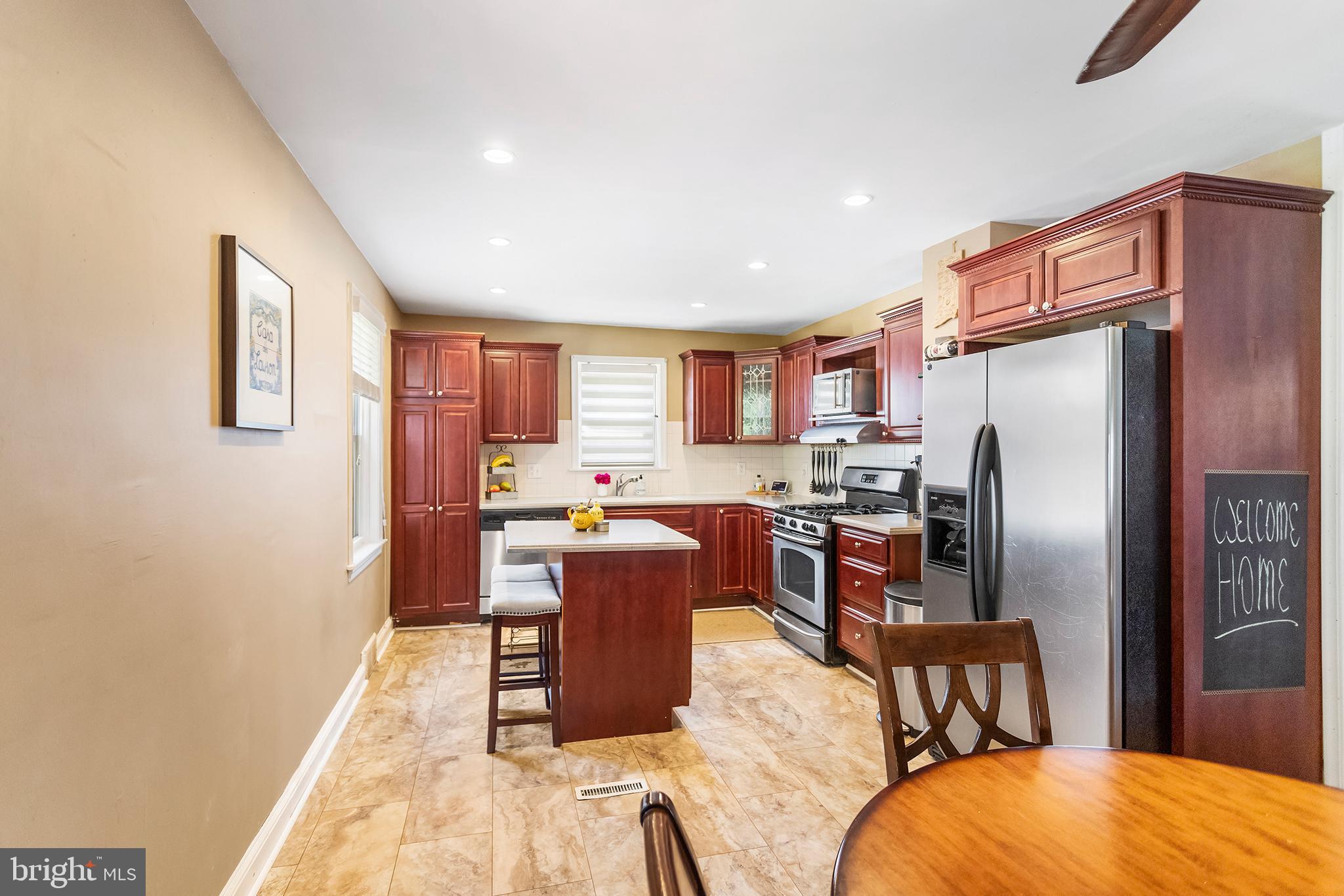 211 Maple Road Wallingford, PA 19086 - Photo 8 of 33
