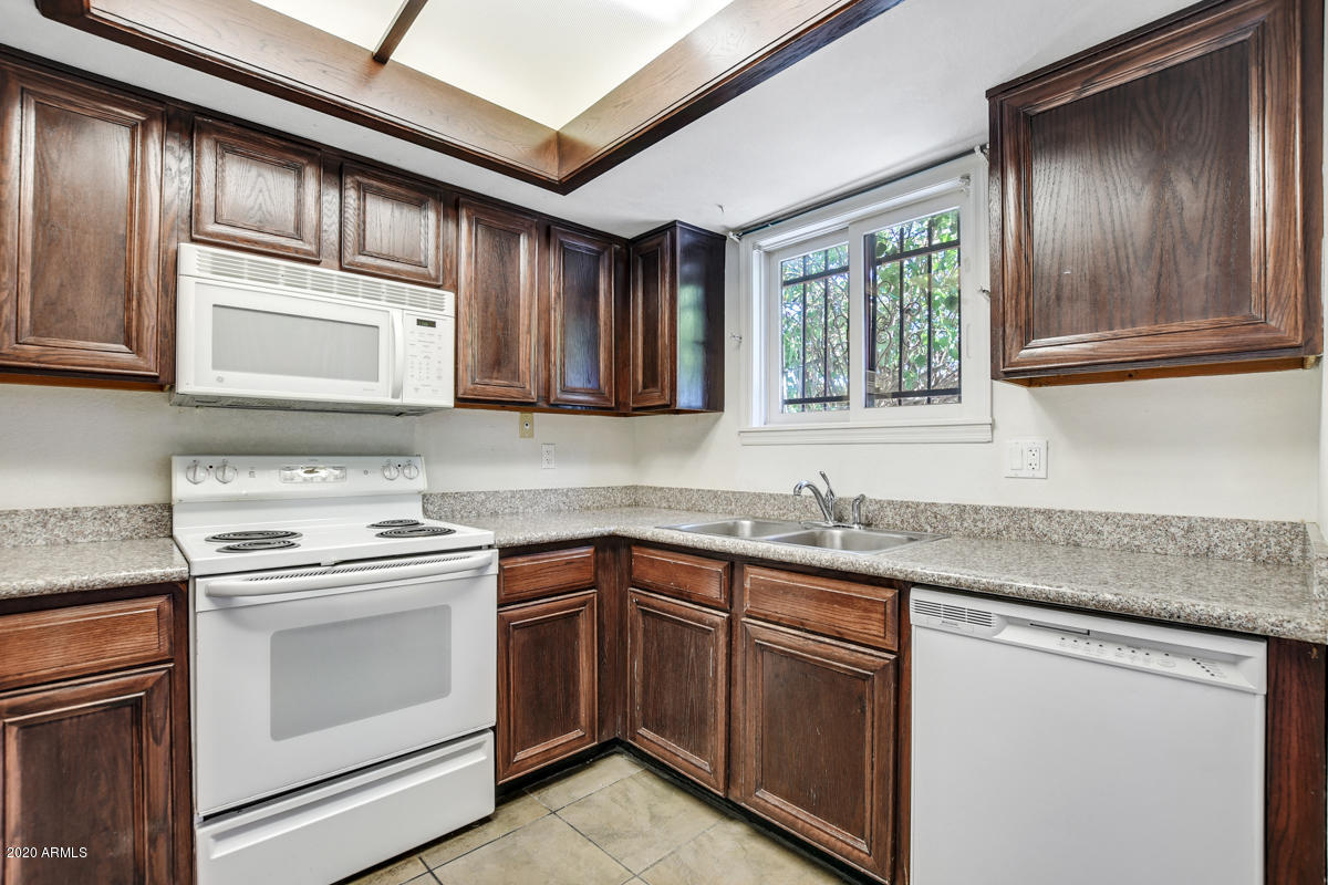 1402 East Osborn Road, Unit 4 Phoenix, AZ 85014 - Photo 12 of 32 1402-East-Osborn-Road-21