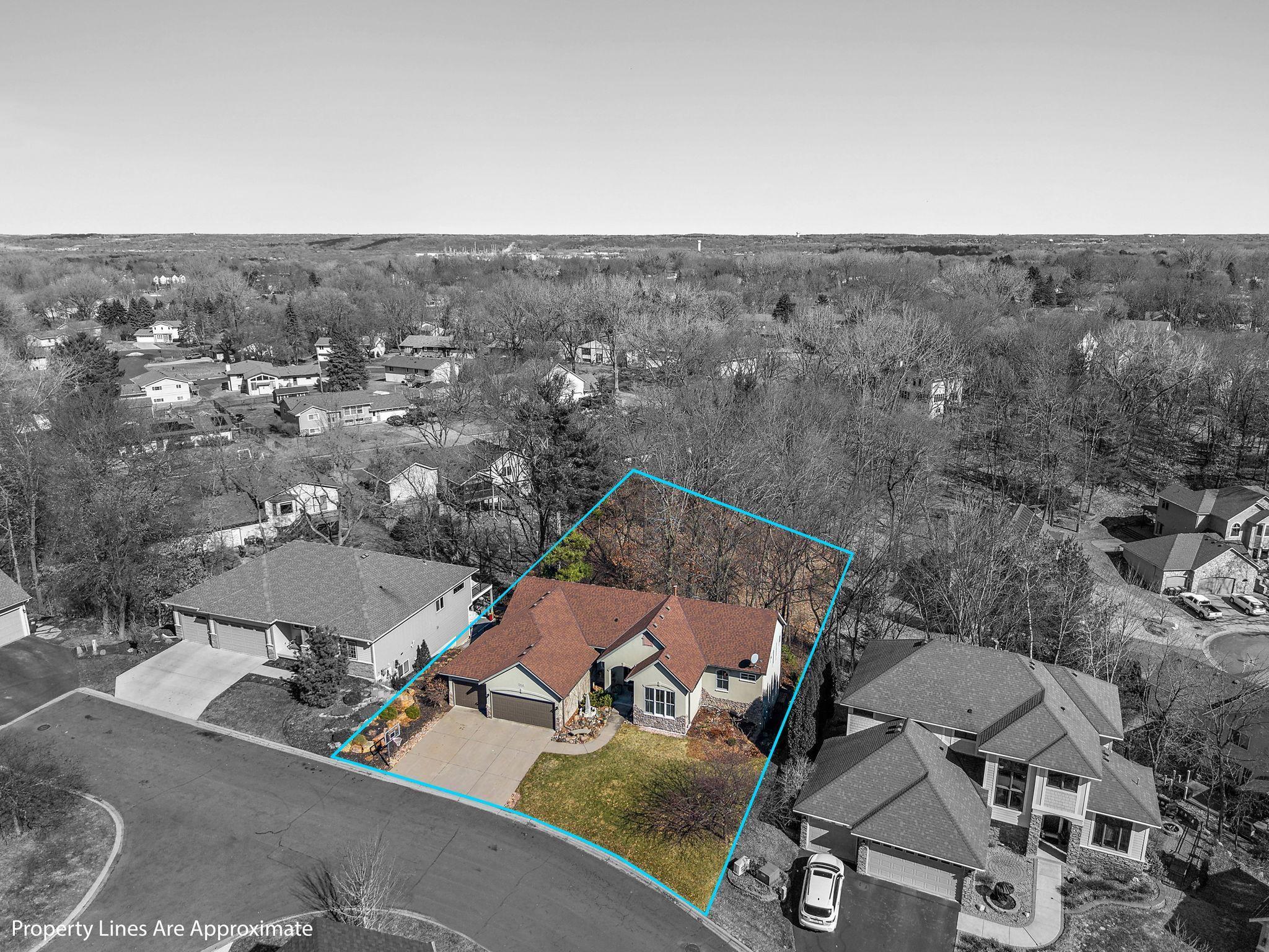 8116 Clifford Circle Inver Grove Heights, MN 55076 - Photo 3 of 47