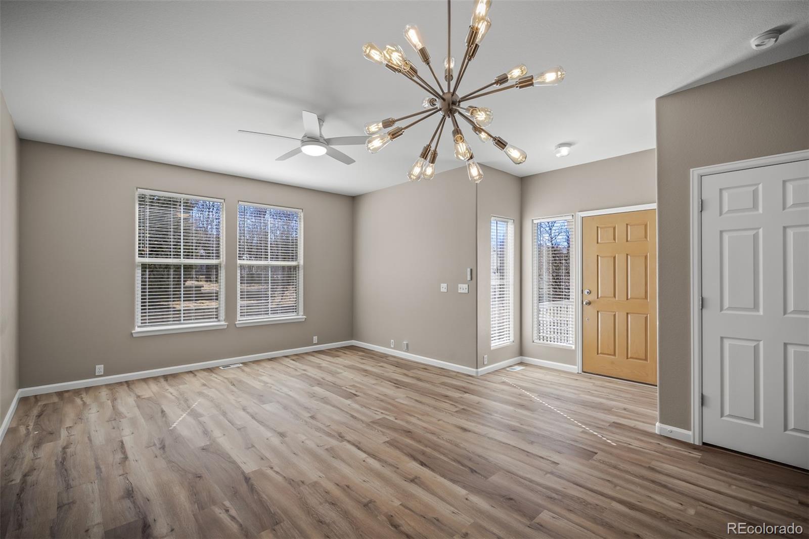 3919 Diamond Ridge View Colorado Springs, CO 80918 - Photo 4 of 49