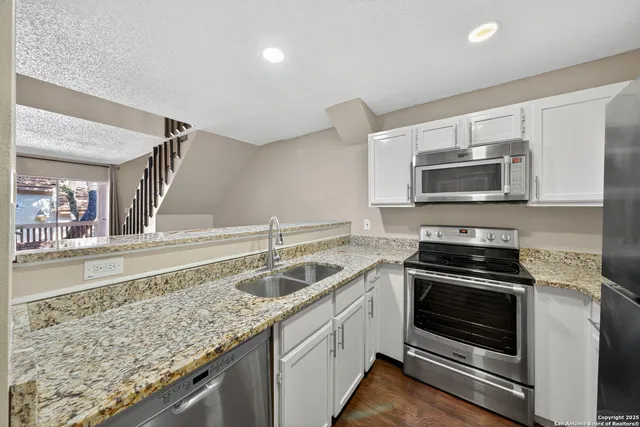 $1,299 | 4107 Medical Drive, Unit 2204, San Antonio, TX 78229