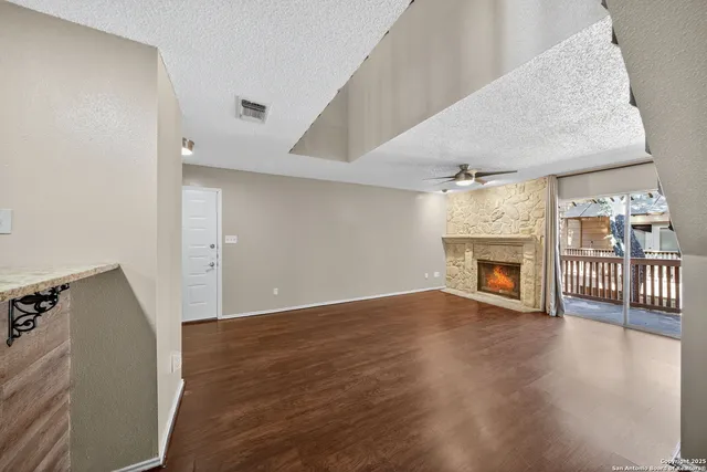 $1,299 | 4107 Medical Drive, Unit 2204, San Antonio, TX 78229