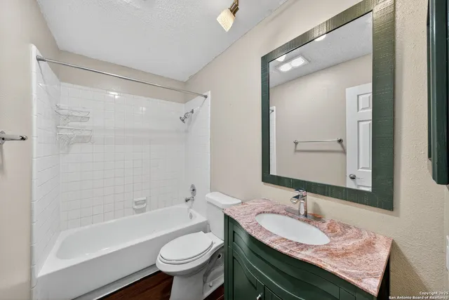 $1,299 | 4107 Medical Drive, Unit 2204, San Antonio, TX 78229