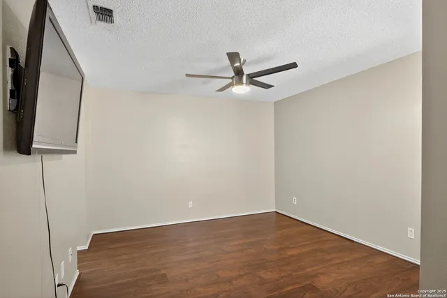 $1,299 | 4107 Medical Drive, Unit 2204, San Antonio, TX 78229